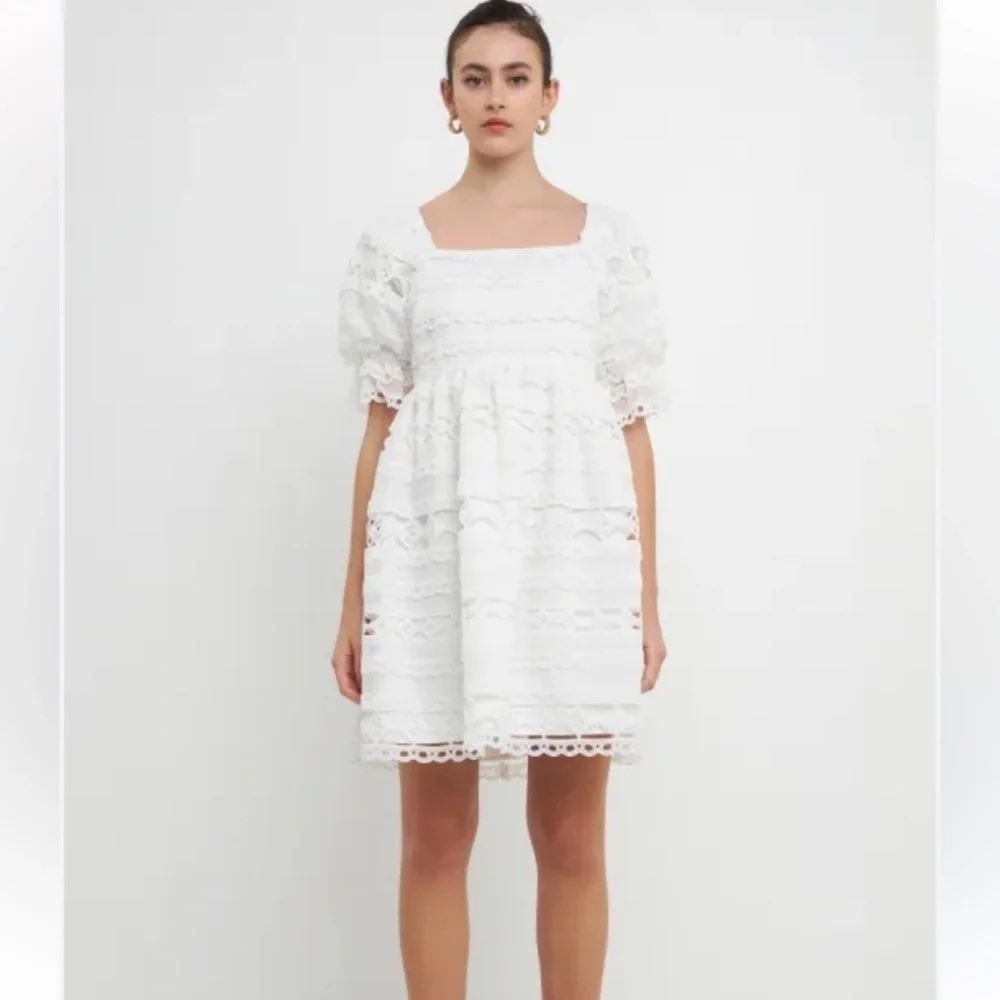 Anthro Endless Rose Mini Dress Womens XS White Puff Sleeve Lace Tiered